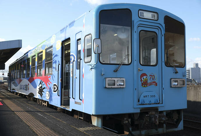 ラッピング列車の外装写真