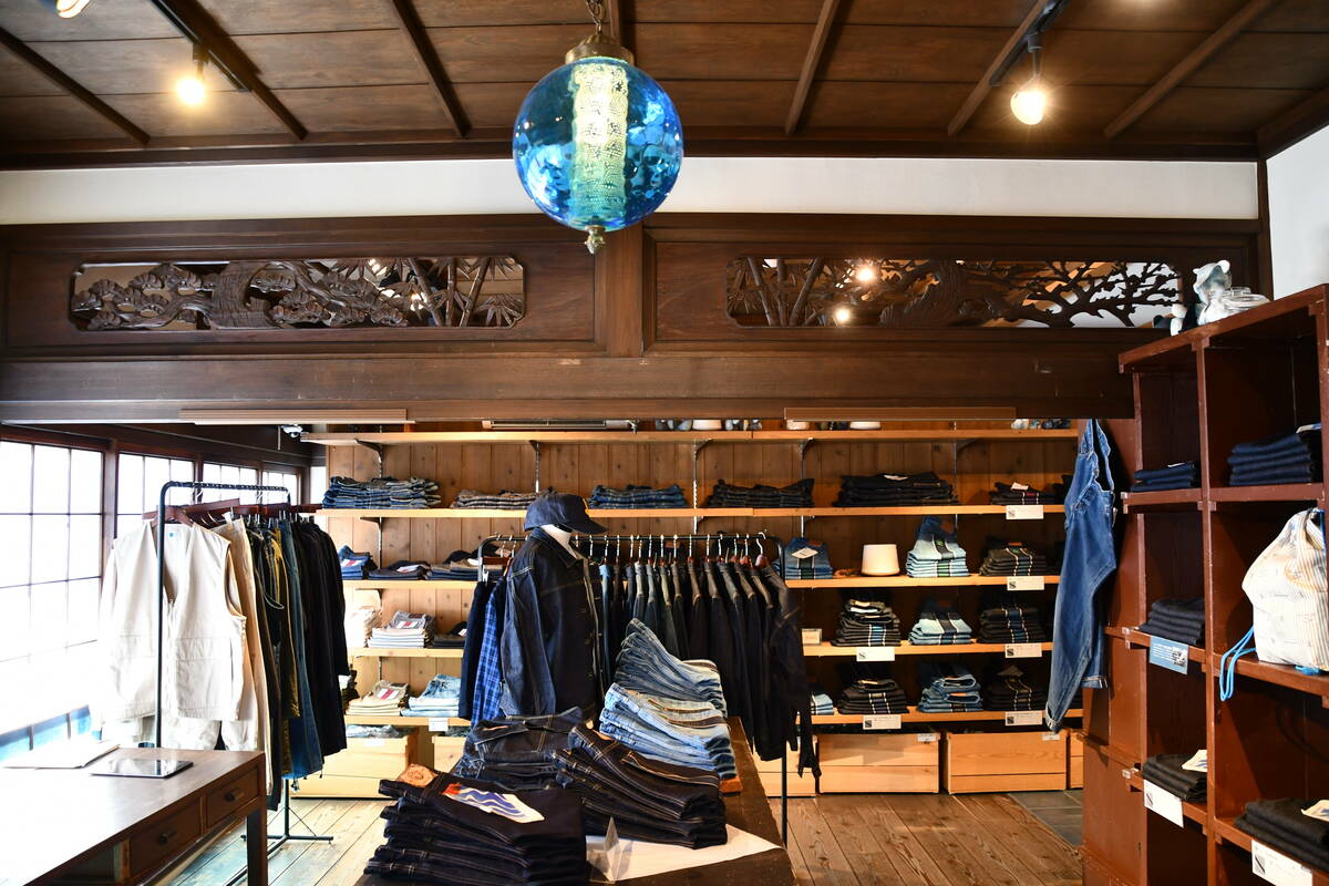 「JAPAN BLUE JEANS」の店舗内の写真 その1