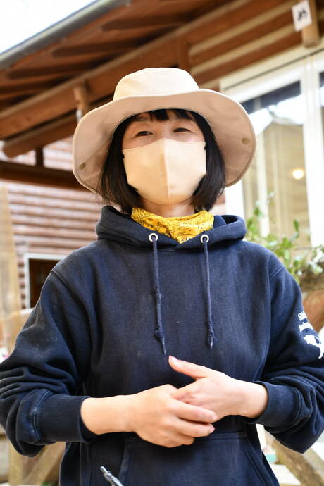 渋川動物公園の職員の山根美実さんの写真