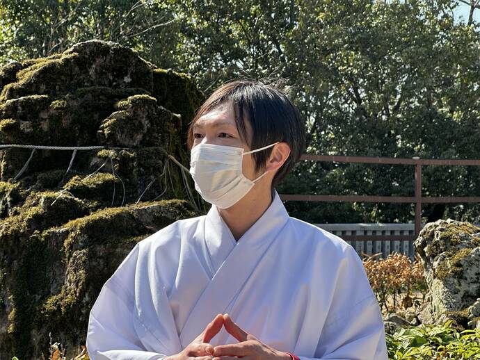 阿智神社 宮司の新井俊亮さんの写真