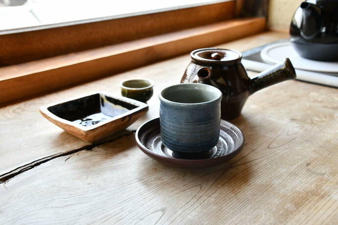 御坂の家で使用可能な茶器の写真