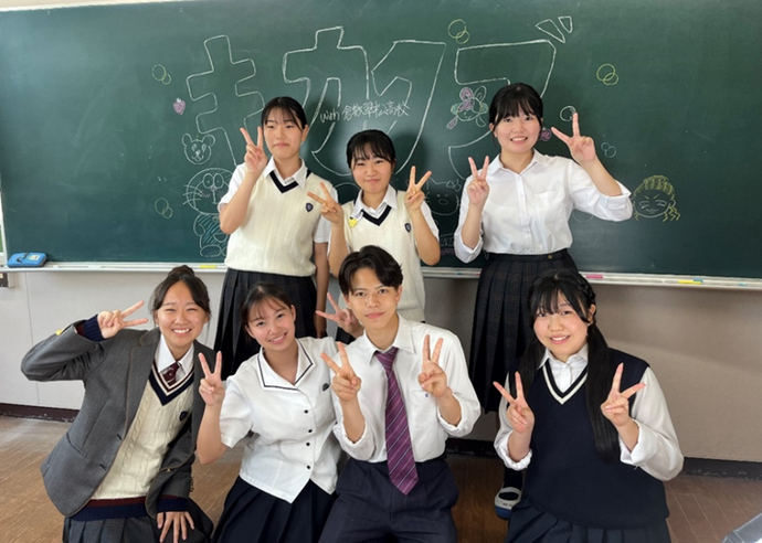 倉敷翠松高等学校の学生たちの写真