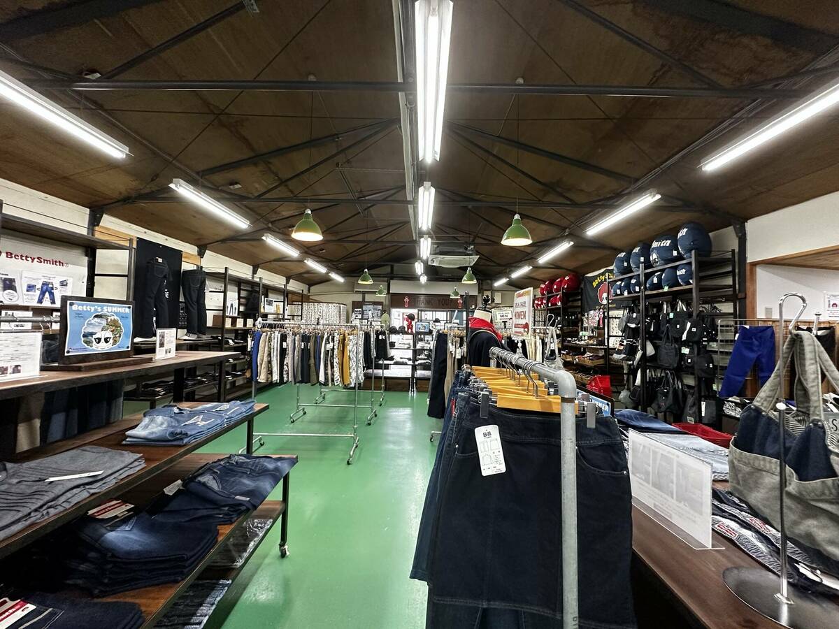 アウトレットショップ店内