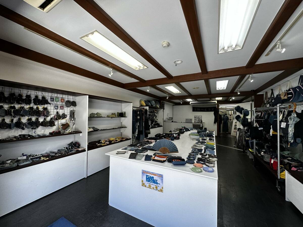 小物中心の店内1階