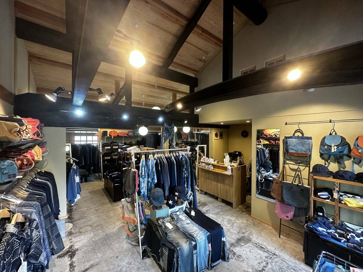 藍照店内