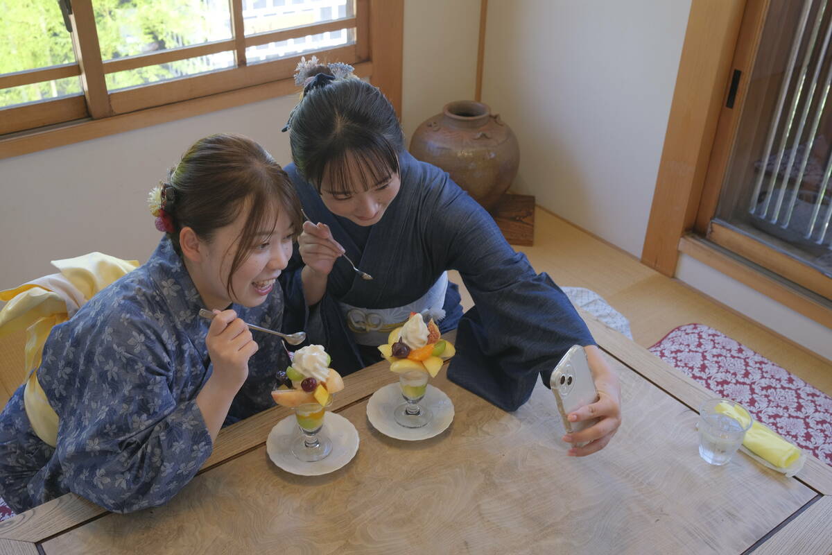 パフェと自撮り